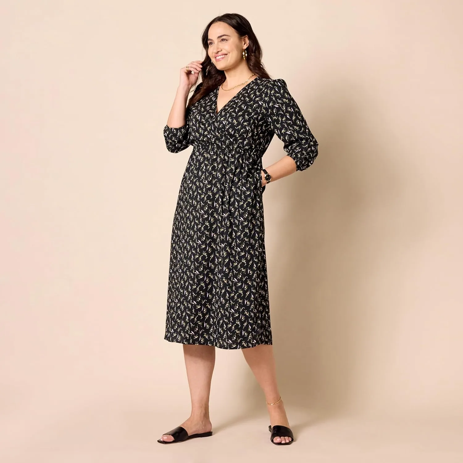 Amazon Essentials Women's Lightweight Georgette Long Sleeve V-Neck Midi Dress (Available in Plus Size)