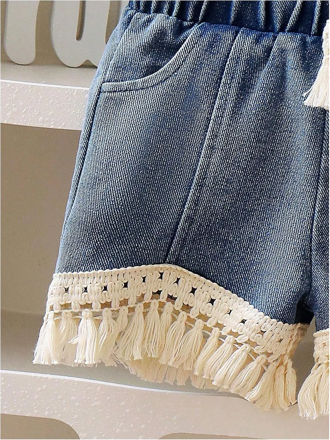 WDIRARA Girl's 2 Piece Outfits Fringe Sleeveless Tank Top and denim Shorts Set